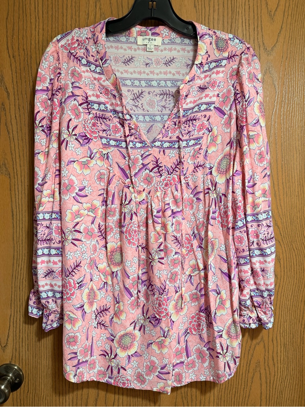 EUC Umgee Tunic in Pink & Purple Floral with V-Neck and tie front